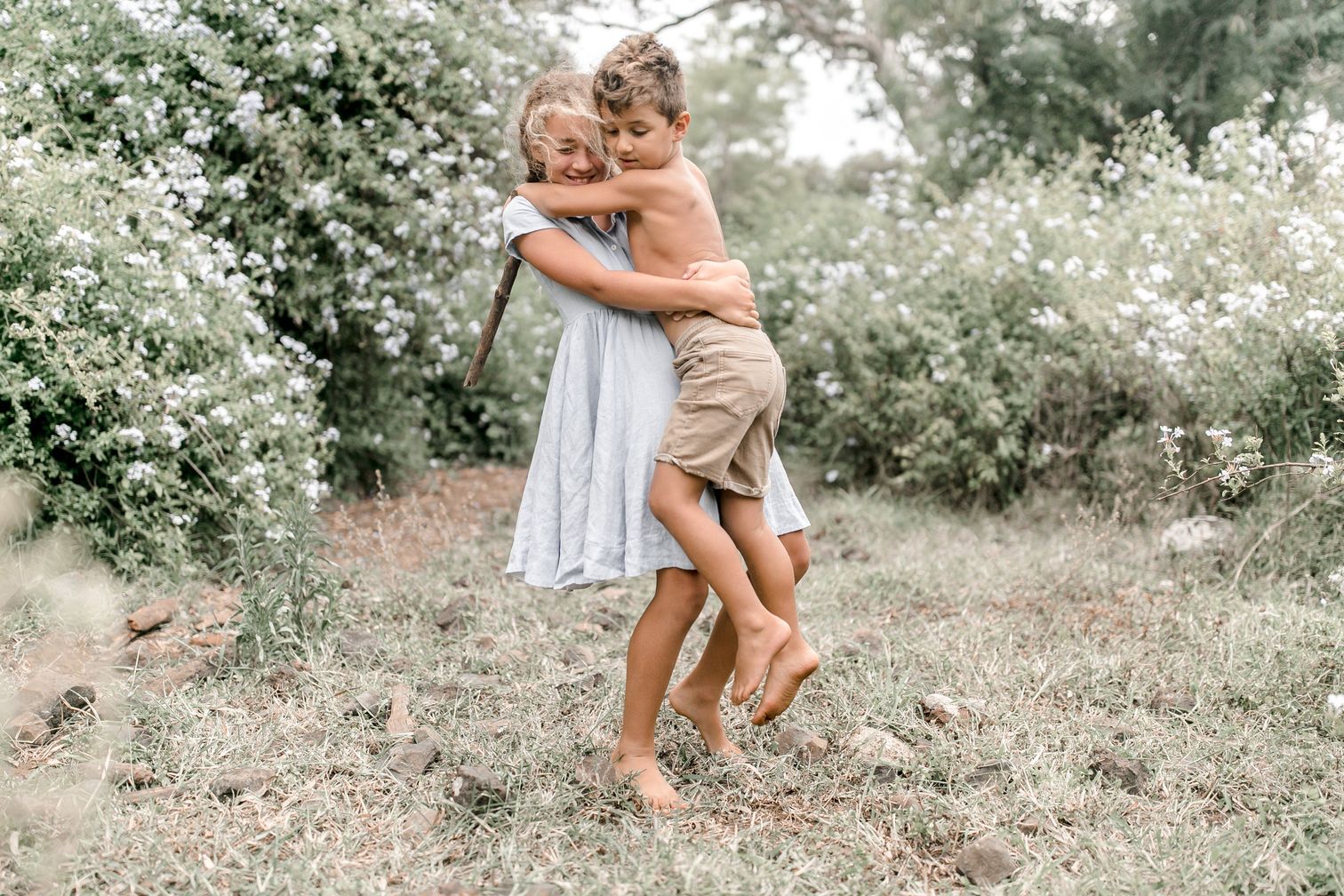 Bella_and_Landon_flowers-39_1512x.jpg