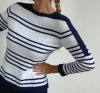 breton-hinterm-stein.jpg